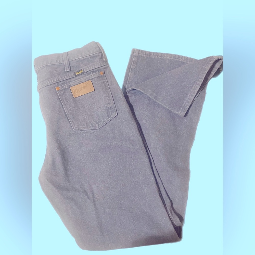 Mens wranglers- 35/34 -pre shrunk- Blue Gray